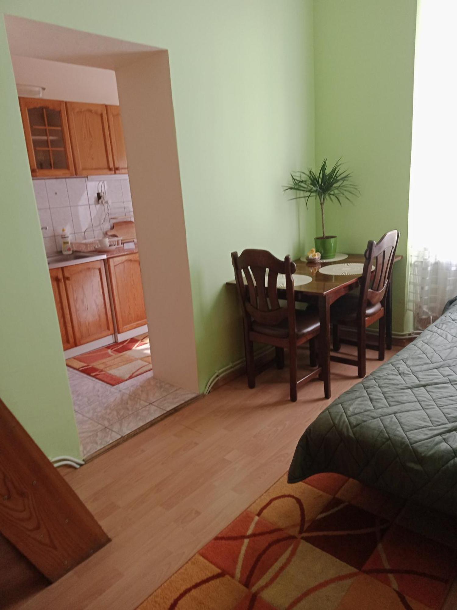 Apartament Kolo Dworcu Przemyśl Extérieur photo